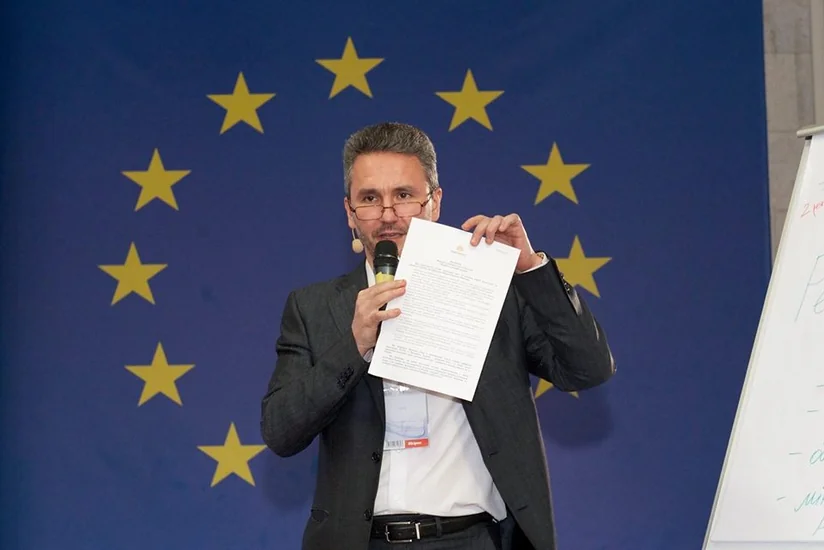 ​Ukraynanın yeni konstitusiyasında azərbaycanlıların təklifi də yer alıb