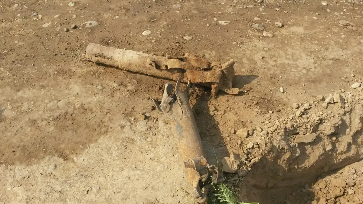 На дороге Горадиз-Баку обнаружены осколки разорвавшейся ракеты Град