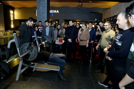 “CinemaPlus”da dünya şöhrətli ağır atlet Naim Süleymanoğlu haqqında film nümayiş edilib - VİDEO
