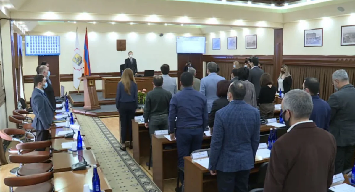 Nikol Paşinyanın daha bir adamı istefa verib