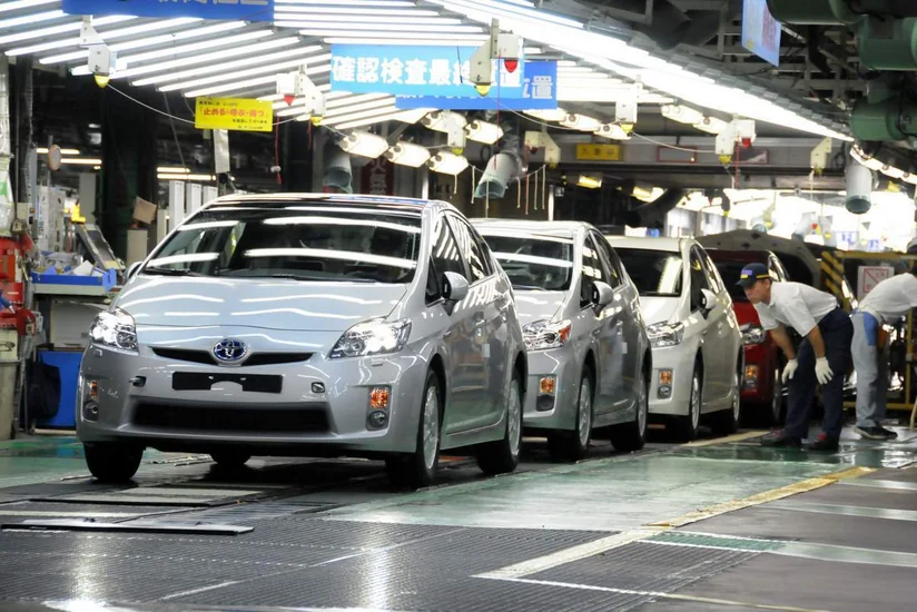 Toyota Yaponiyadakı 16 zavodunun işini dayandırır