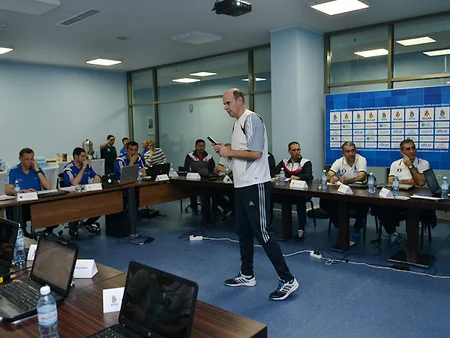 UEFA Bakıda qapıçı məşqçilərinə kurs keçir