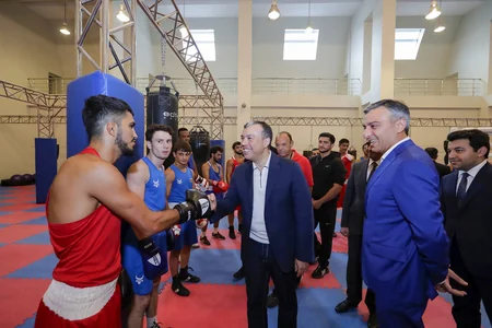 Sahil Babayev və Fərid Qayıbov boks millisinin məşqini izləyib