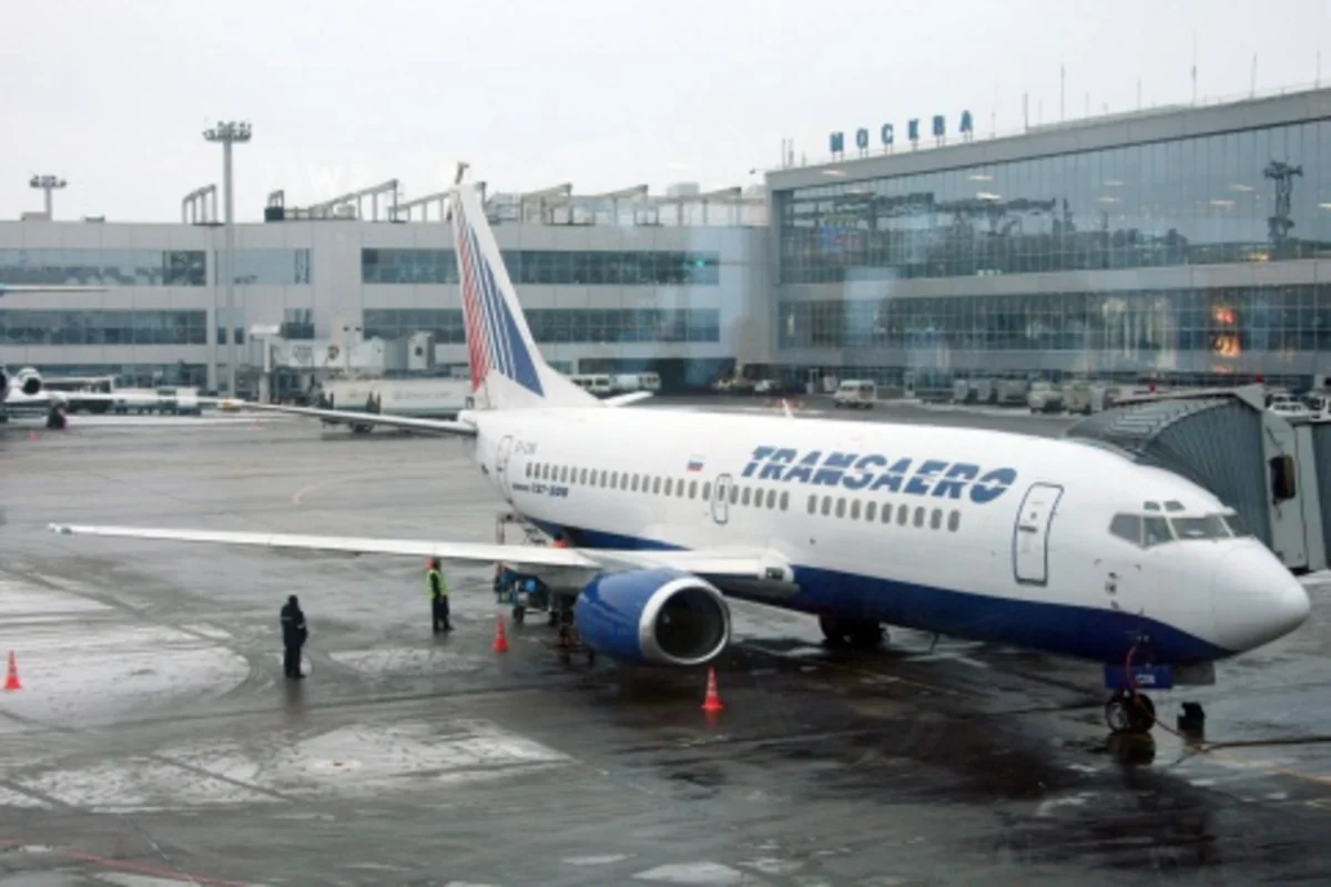 ​“Трансаэро” отменяет 94 рейса на 18 октября
