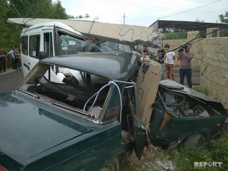 Bərdədə mikroavtobus avtomobillə toqquşub, ölən var - FOTO - VİDEO - YENİLƏNİB