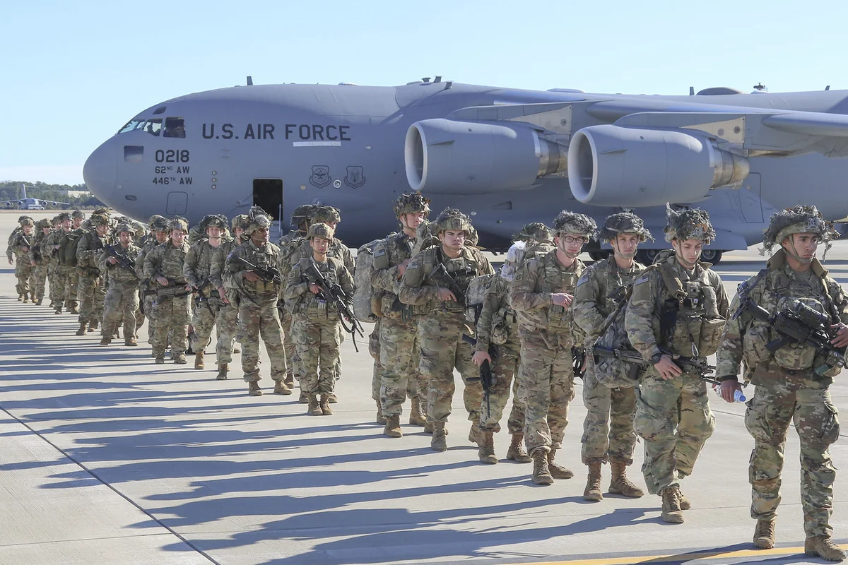 Yaxın Şərqdəki ABŞ hərbçiləri yüksək hazırlıq vəziyyətinə gətirilib