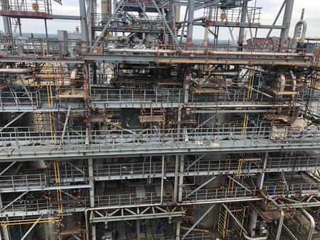 “SOCAR Construction” Mozır NEZ-in hidrokrekinq qurğusunun montajını başa çatdırıb