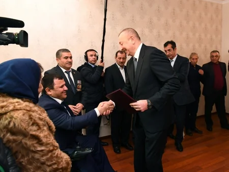 Prezident Qarabağ müharibəsi əlillərinə mənzil və avtomobillər təqdim edib - FOTO - YENİLƏNİB
