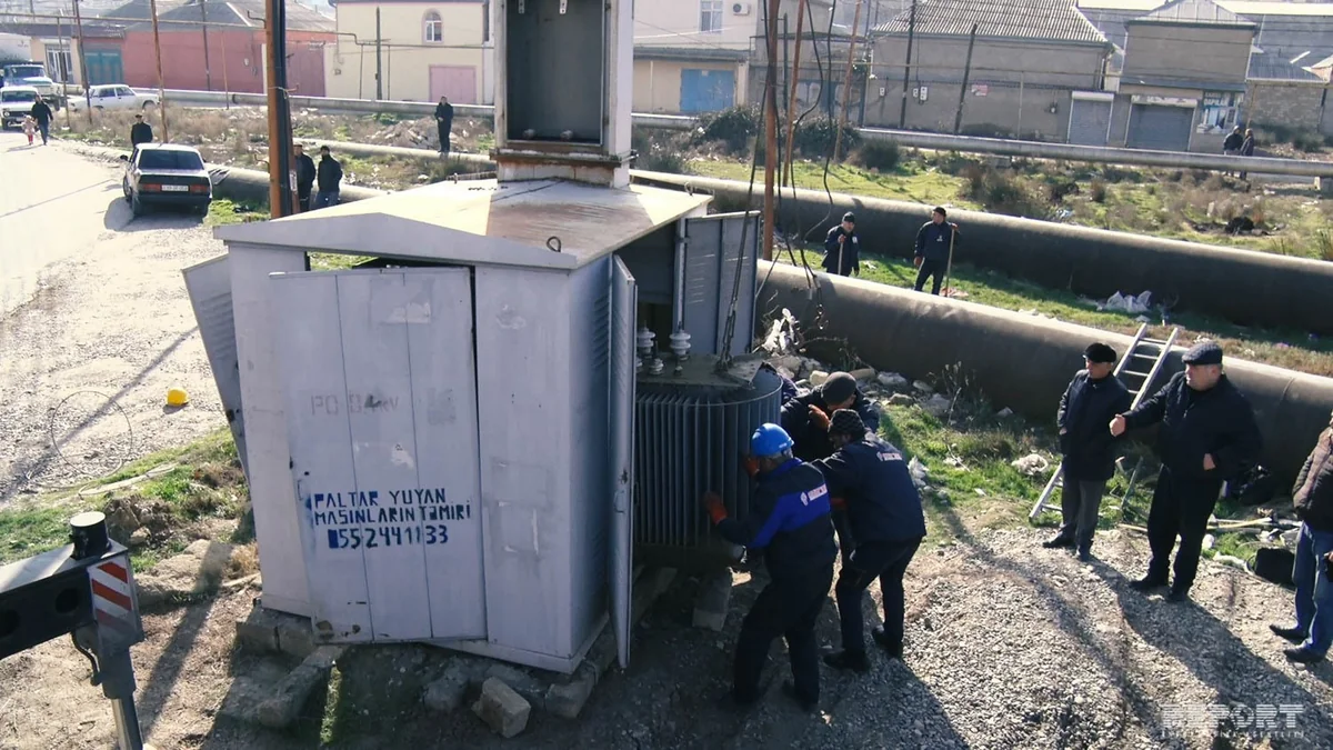 Azərişıq Bakının Binəqədi rayonunda yenidənqurma işləri aparır