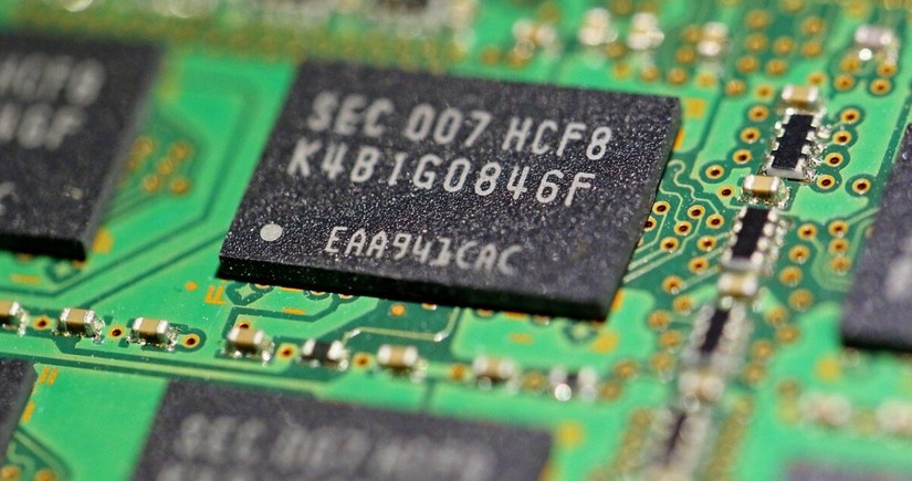 WSJ: US prepares action targeting allies' chip plants in China