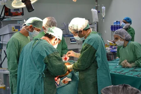 Bakıda mürəkkəb cərrahi əməliyyat həyata keçirilib