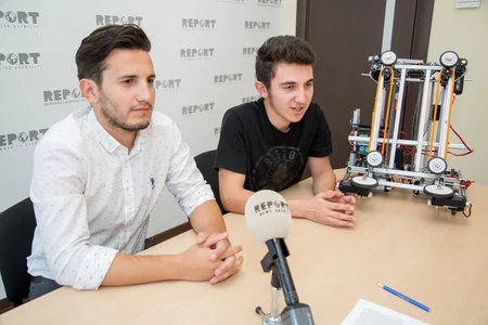 Robot hazırlayan azərbaycanlı şagirdlər - VİDEOREPORTAJ