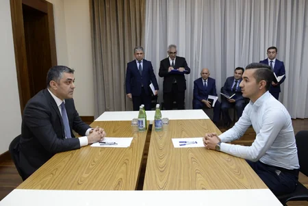 Rabitə və yüksək texnologiyalar naziri Şəmkirdə vətəndaşlarla görüşüb