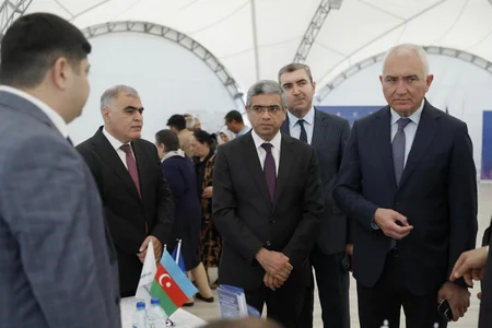 Laçında əmək yarmarkası keçirilib, 335 vakansiya təqdim edilib