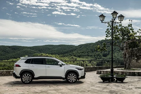 Qarşılayın! Yepyeni Toyota Corolla Cross