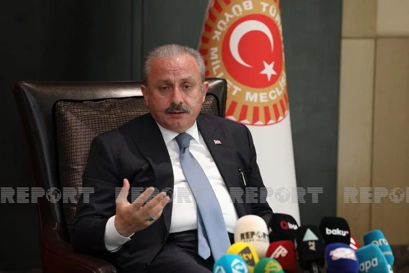 Джейхун Байрамов проводит встречу с Мустафой Шентопом в Баку