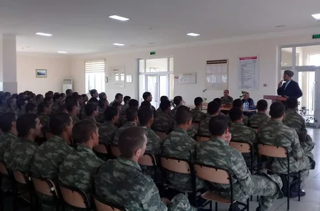 Hərbi qulluqçuların psixoloji sahədə maarifləndirilməsi tədbirləri keçirilib