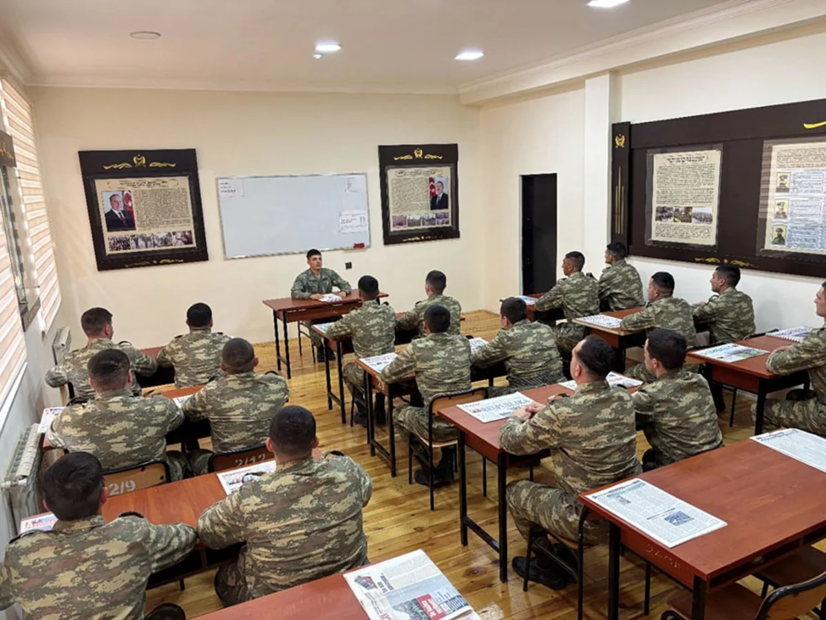 В Азербайджане продолжаются учебные сборы с военнообязанными 