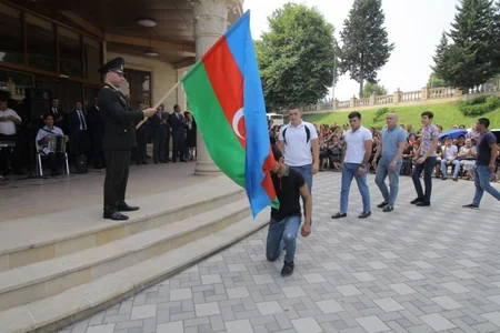 Qazaxdan olan çağırışçılar müddətli həqiqi hərbi xidmətə yola salınıblar
