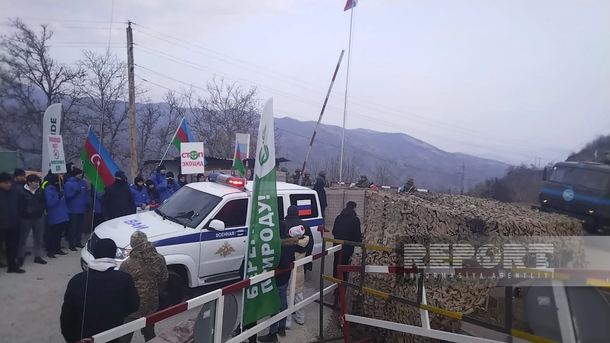 Xankəndi-Laçın yolunda Rusiya sülhməramlılarının tibb xidməti və hərbi polis avtomobilləri maneəsiz hərəkət edib