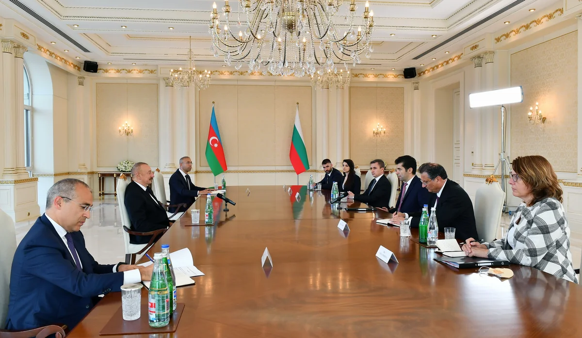 President Ilham Aliyev, Prime Minister of Bulgaria Kiril Petkov hold expanded meeting
