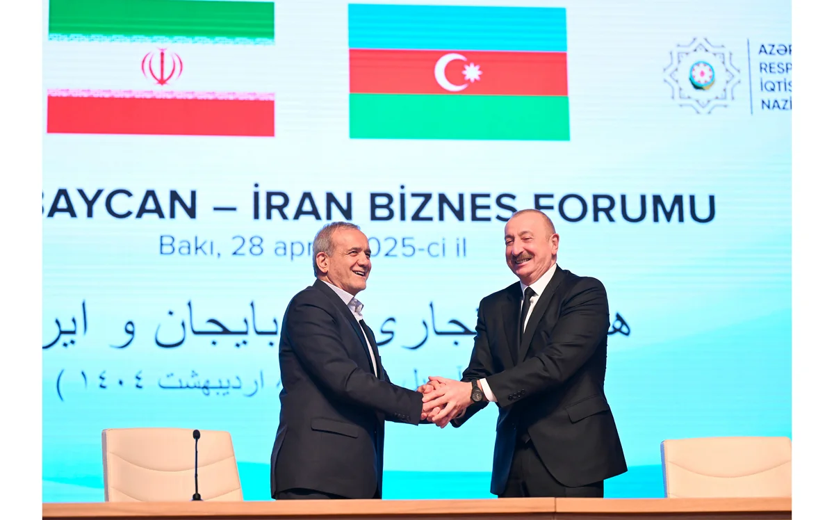 İlham Əliyevin sosial şəbəkə hesablarında İran Prezidentinin Azərbaycana səfərindən görüntülər paylaşılıb