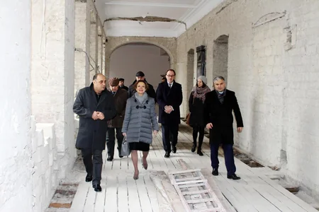French Ambassador acquainted with overhaul at UFAZ new building