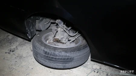 Bakıda Kamaz qəfil yola çıxan minik maşınına çırpılıb, xəsarət alanlar var - FOTO
