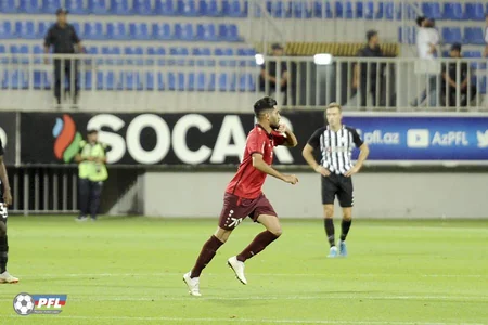 Neftçi Sumqayıtı məğlub edib, məşqçi və futbolçular arasında dava düşüb - VİDEO