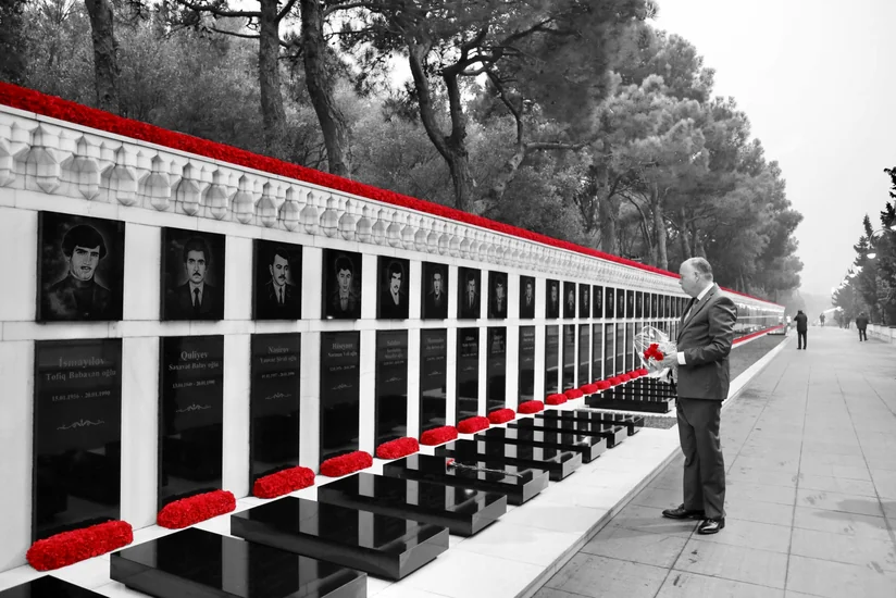 ABŞ Dövlət Departamentinin nümayəndə heyəti Şəhidlər Xiyabanını ziyarət edib