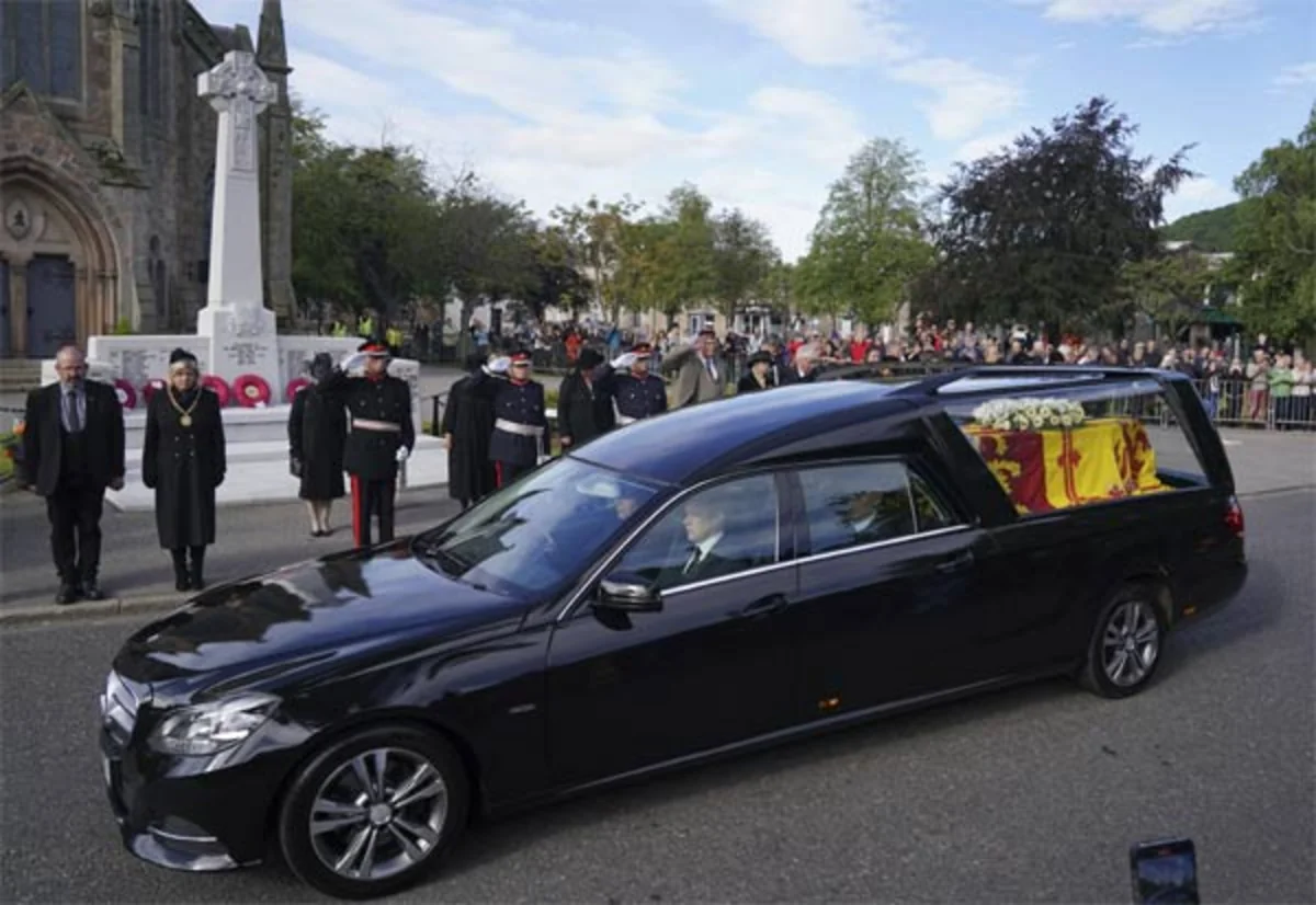 Kraliçanın cənazəsi sabah Londona gətiriləcək