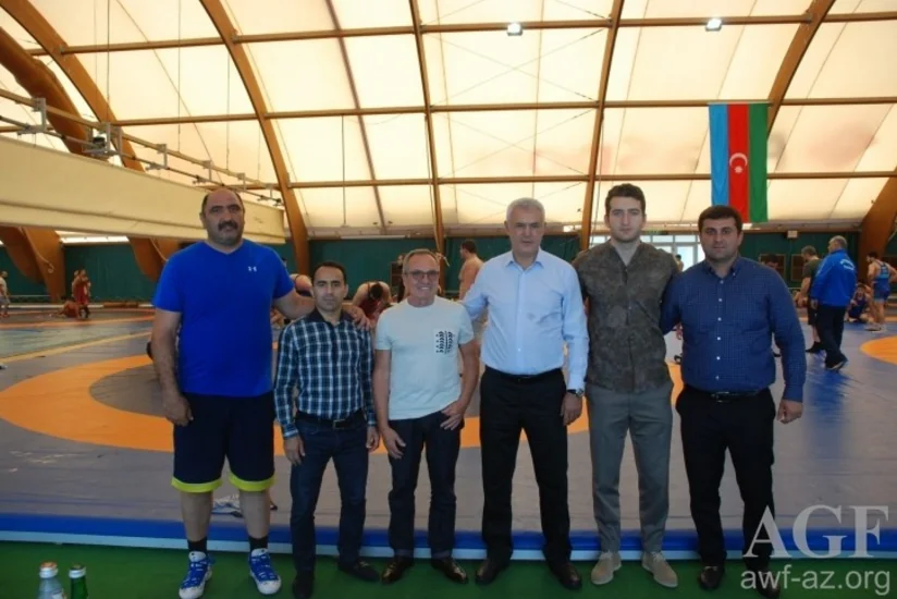 Olimpiada və dünya çempionatına yollanacaq güləşçilərlə görüş keçirilib