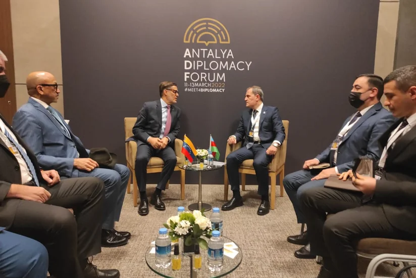 Джейхун Байрамов встретился в Анталье с венесуэльским коллегой