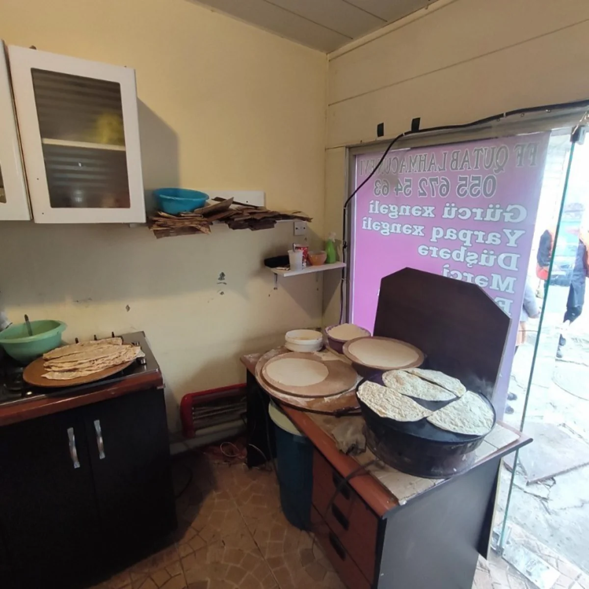 Bakıda unlu məmulatların istehsalı müəssisəsində nöqsanlar aşkarlanıb