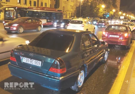 Paytaxtda sürət həddini aşan sürücü qəza törədib - FOTO