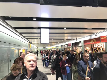 AZAL-ın London reysi təxirə salınmayıb