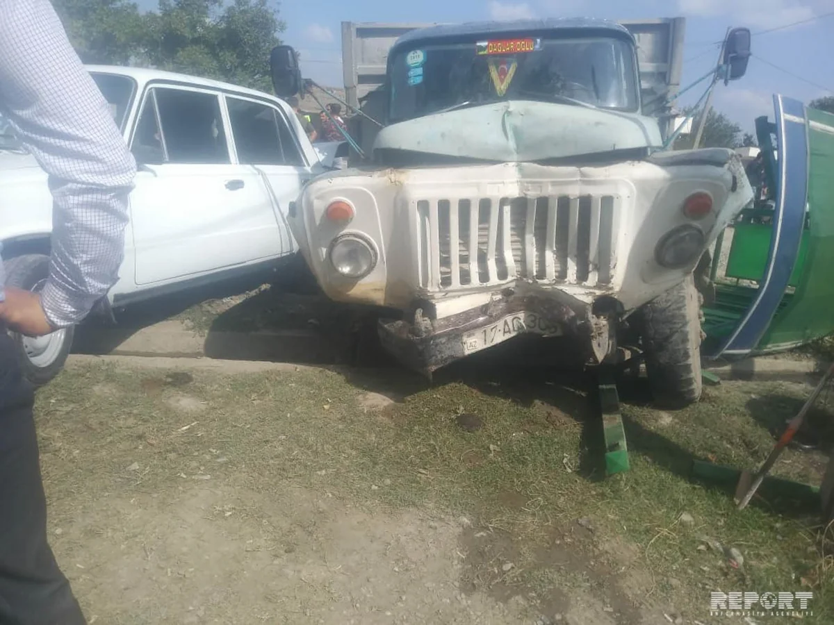 Şabranda yük və minik avtomobilləri toqquşub - FOTO