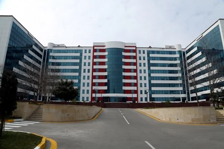​Müdafiə naziri Silahlı Qüvvələrin Baş Klinik Hospitalında olub