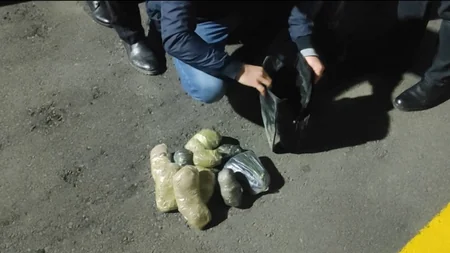 Biləsuvarda 8 kiloqramdan çox narkotik və silah-sursat aşkarlanıb