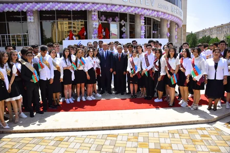 Naxçıvan məktəblərində “Son zəng” çalınıb, Emin Əmrullayev iştirak edib - YENİLƏNİB-2