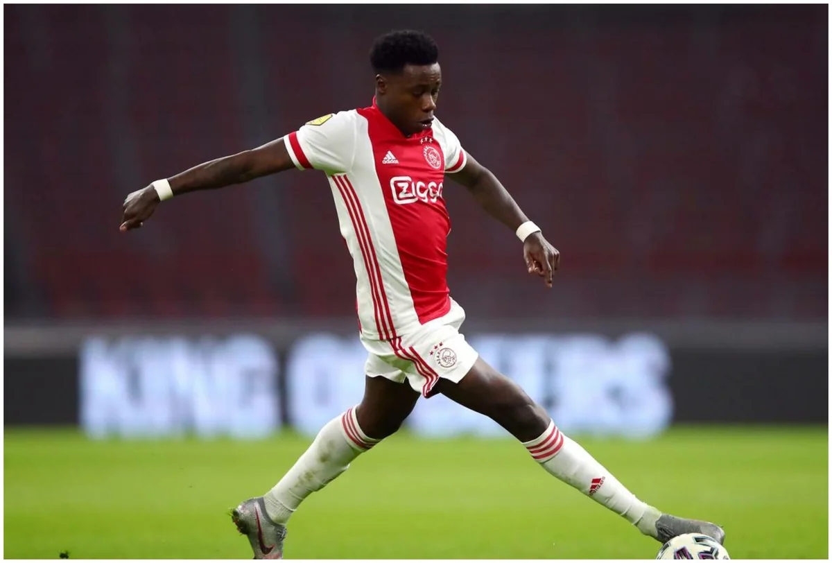 Ayaks futbolçusunu Rusiya klubuna satdı