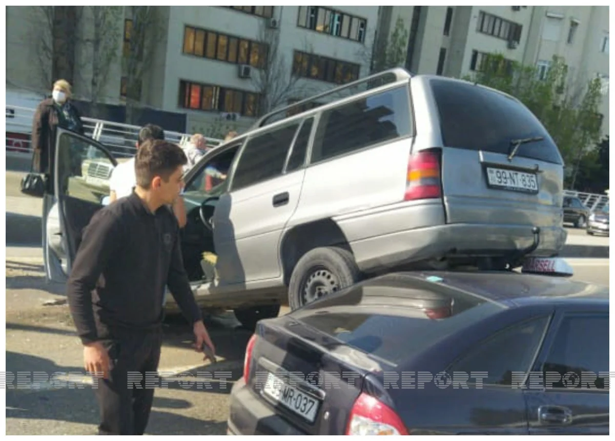 Ziya Bünyadov prospektində zəncirvari qəza olub, tıxac yaranıb - VİDEO