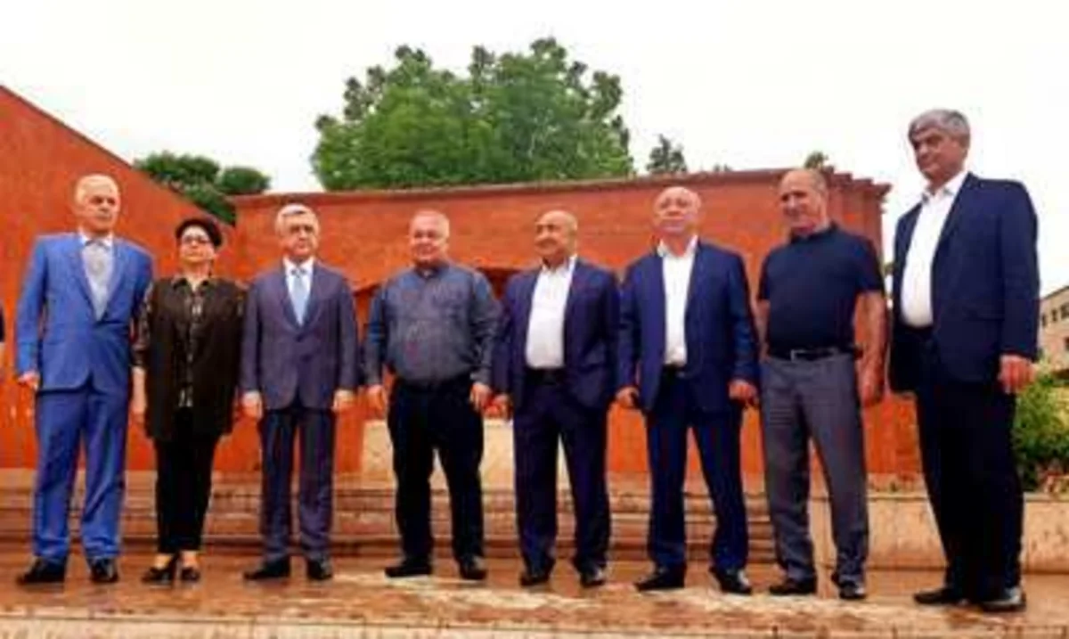 Qarabağdan olan “generallar” Paşinyanı devirmək istəyirlər