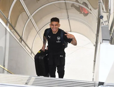 Arsenal futbol komandası Bakıya gəlib