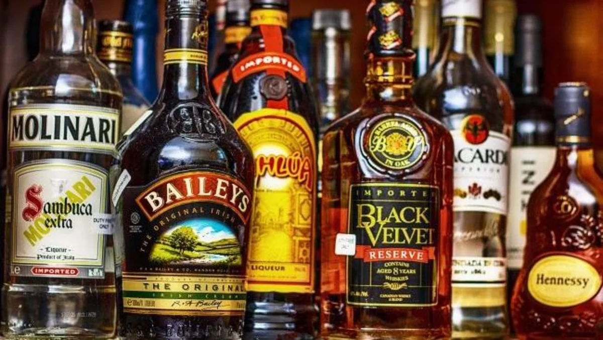 Bloomberg: Russia smuggling elite alcohol into country