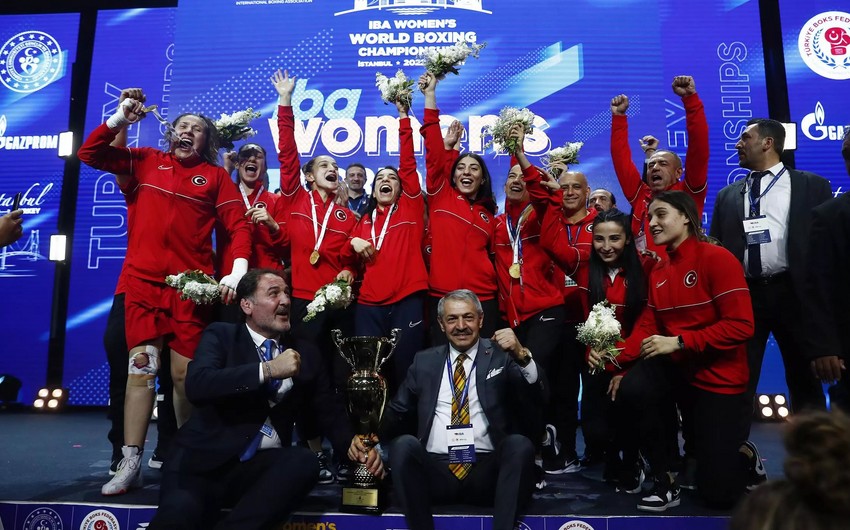Türkiyənin qadın boksçuları dünya çempionatında tarixi nəticəyə imza atıblar