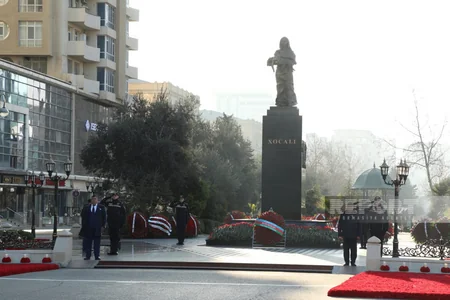 Xocalı soyqırımı qurbanlarının xatirəsi bir dəqiqəlik sükutla yad edilib