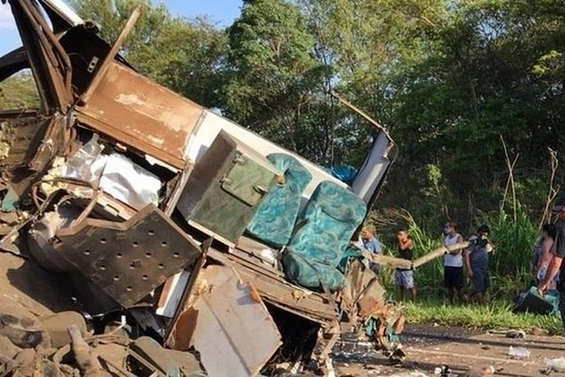 Braziliyada sərnişin avtobusu yük avtomobili ilə toqquşub, 41 nəfər ölüb