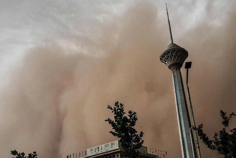 Iran dust storms send more than 1,000 to hospitals