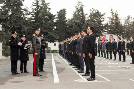 Вилаят Эйвазов провел прием граждан и строевой смотр в Джалилабаде